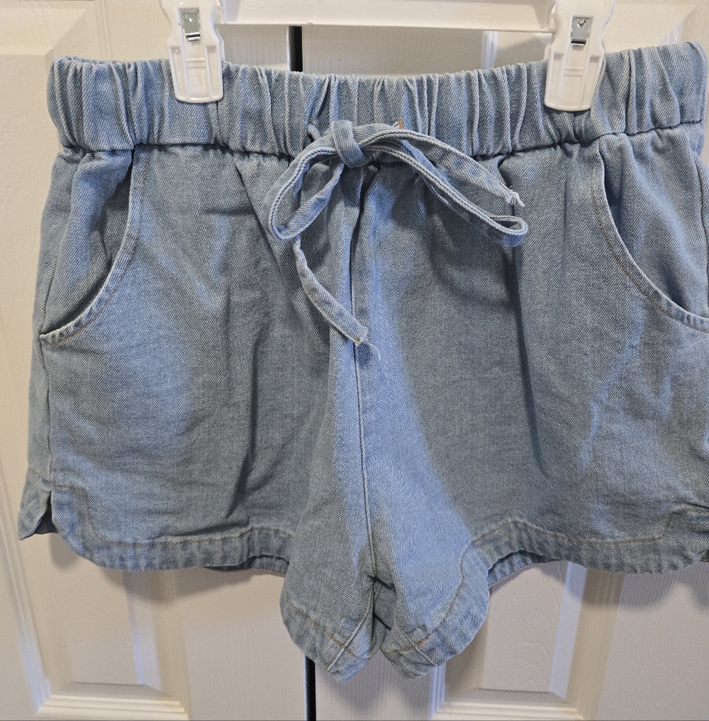 Cupshe Light Blue Denim Drawstring Women's Shorts